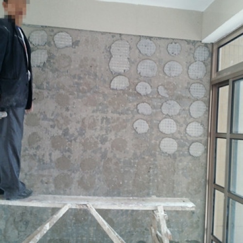 用错胶水，墙砖三个月未到全脱落损失7万