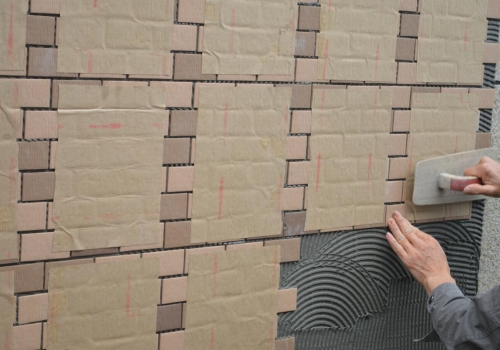 外墙纸面瓷砖粘贴填缝一体化施工